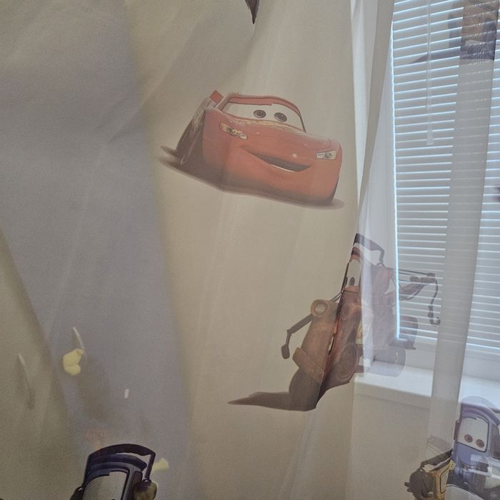 Перде на Маккуин и часовник