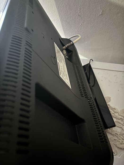 Televizor smart de vanzare aproape nou