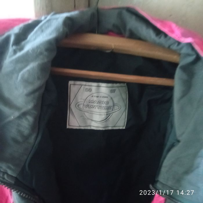 Продаю женскую  куртку