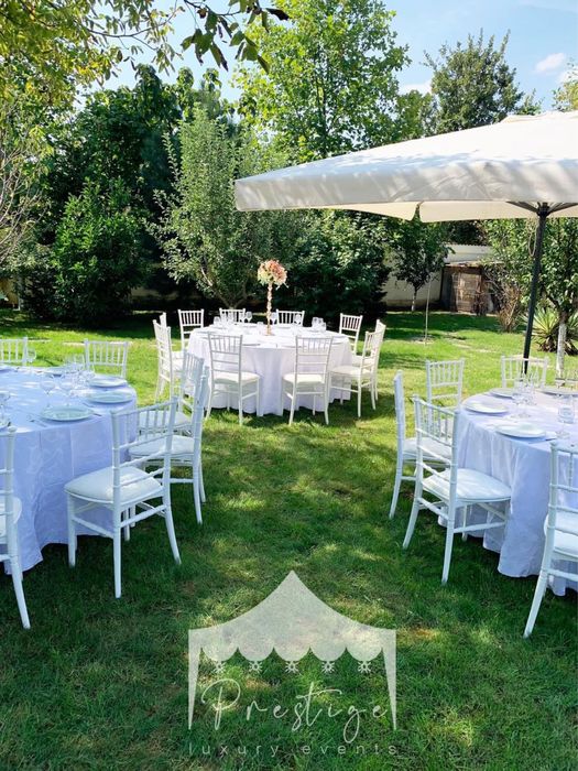 Logistică evenimente – mese, scaune, veselă, corturi (30–130 pers.)