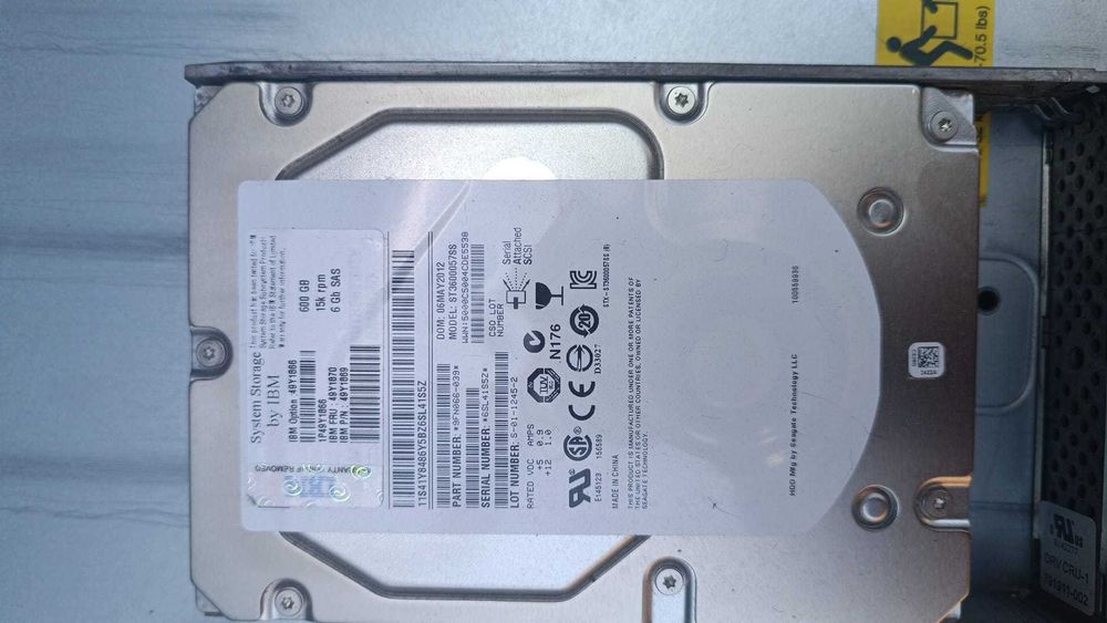 2 x IBM 1746 Storage Enclosure 10x, 9x 600GB SAS 15K