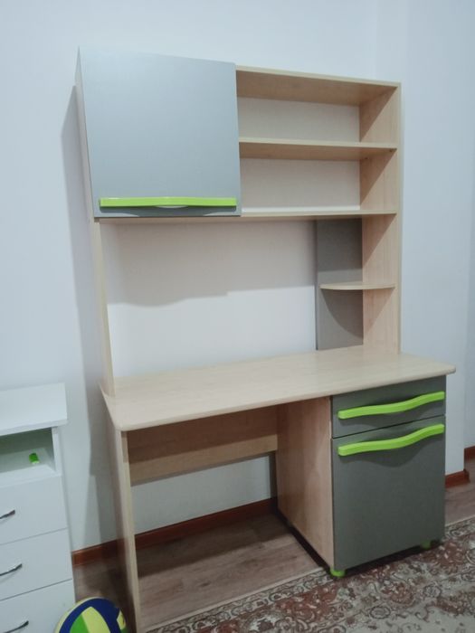 Продам школьный шкаф