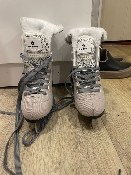 Детские коньки продам