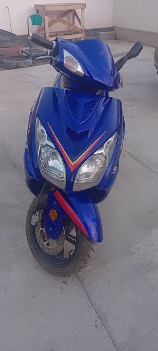 Скутер 150 кубов