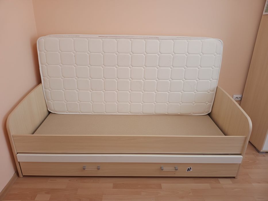 Комплект Единично легло с гардероб