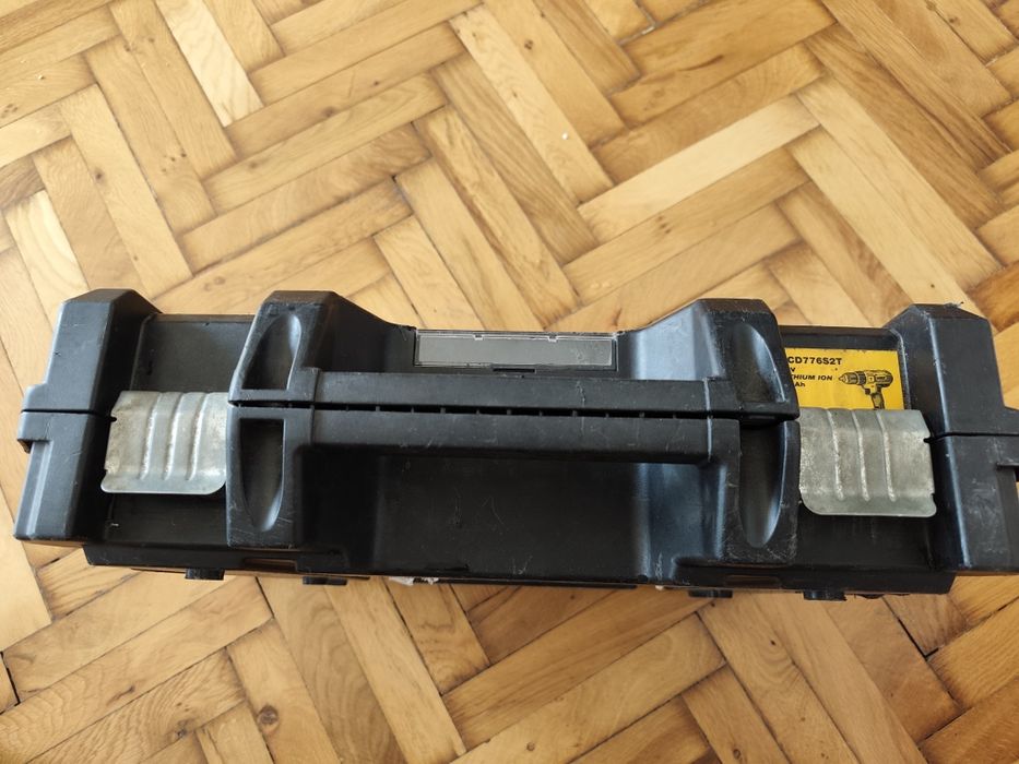 DeWALT, model din gama modulară TSTAK.