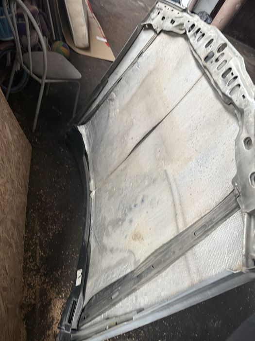 Продам Капот w124в хорошем состоянии,