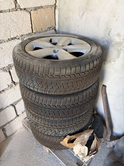 Продаю 215/55/17