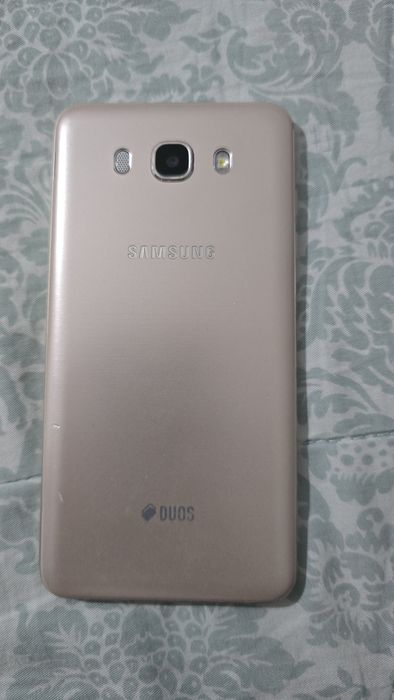 Samsung Galaxy J7