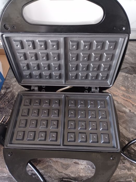 Продам Вафельницу  Orvica 2000 w
