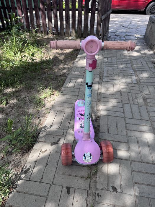 Продам самокат для девочки