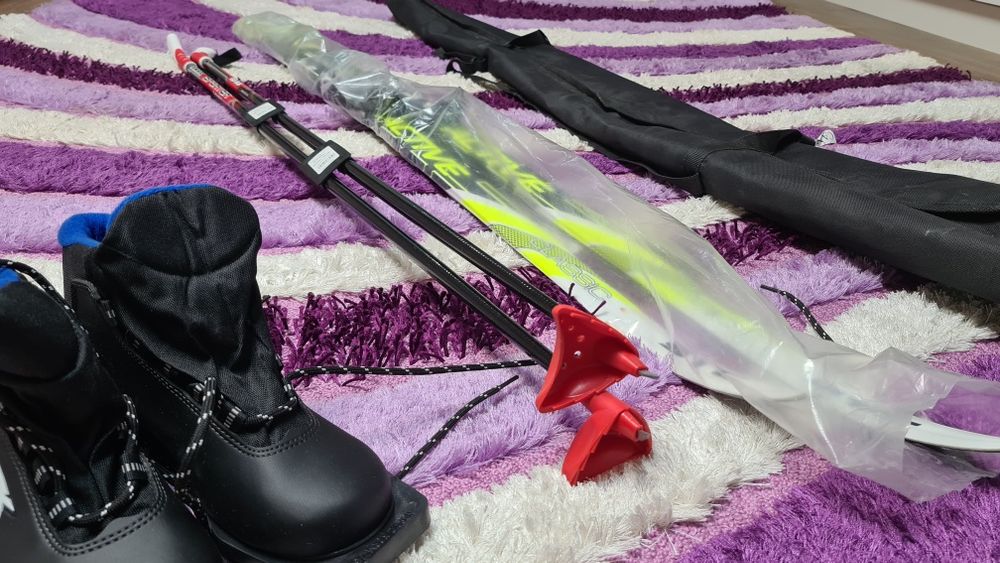 Лыжи 170 см продам