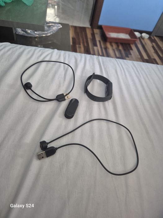 Xiaomi Band 5 гривни за чясти и зарядни