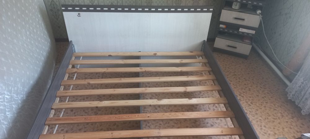 Продам 2-х спальнюю кровать