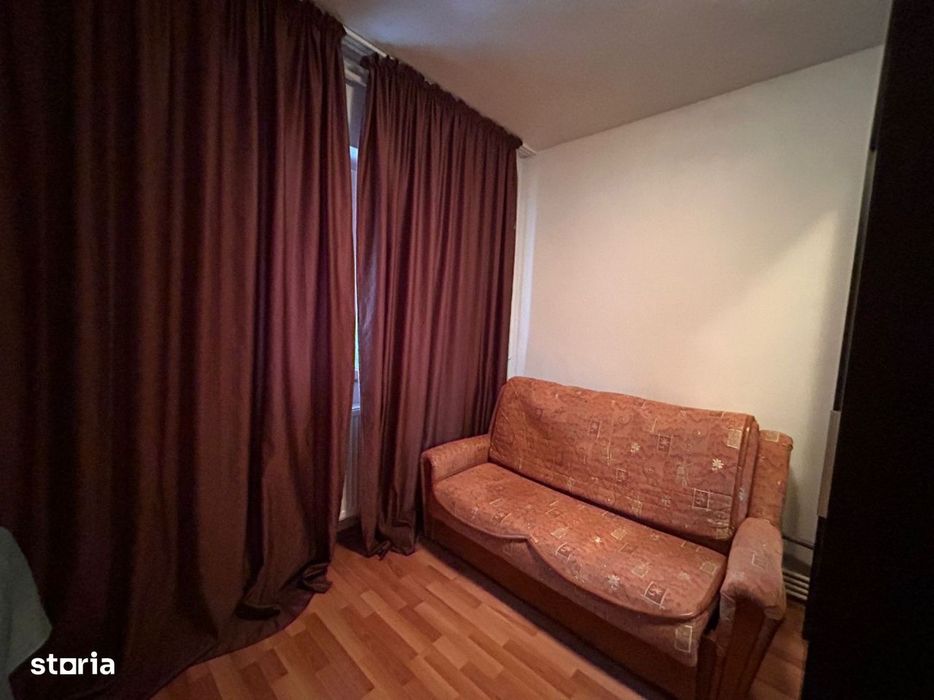 Apartament 1 camera - Transformat in doua camere, zona Radu Negru.