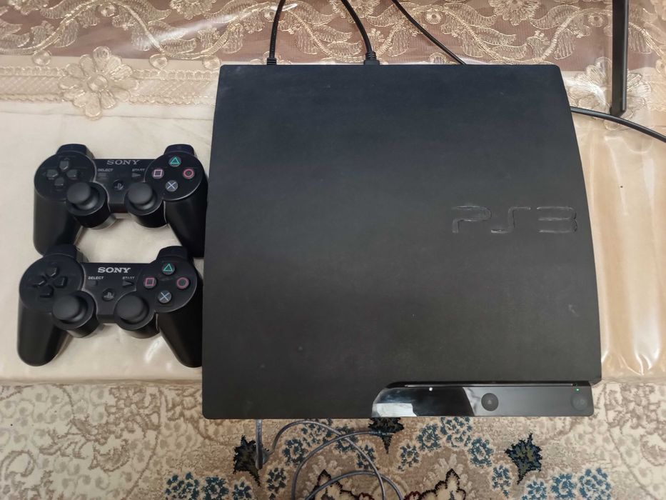PlayStation 3 slim 20o'yin 2pult Sony Ps3
