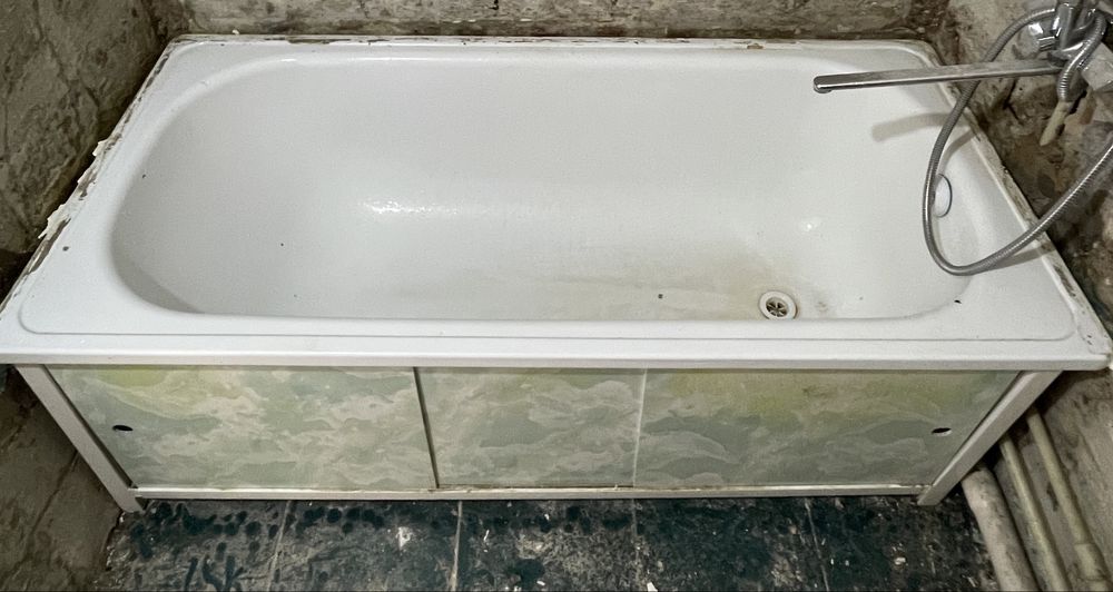 Продам межкомнатные двери, унитаз, ванна