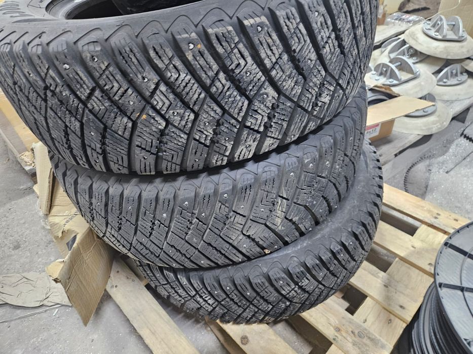 Продам резину, шины GOODYEAR ultragrip