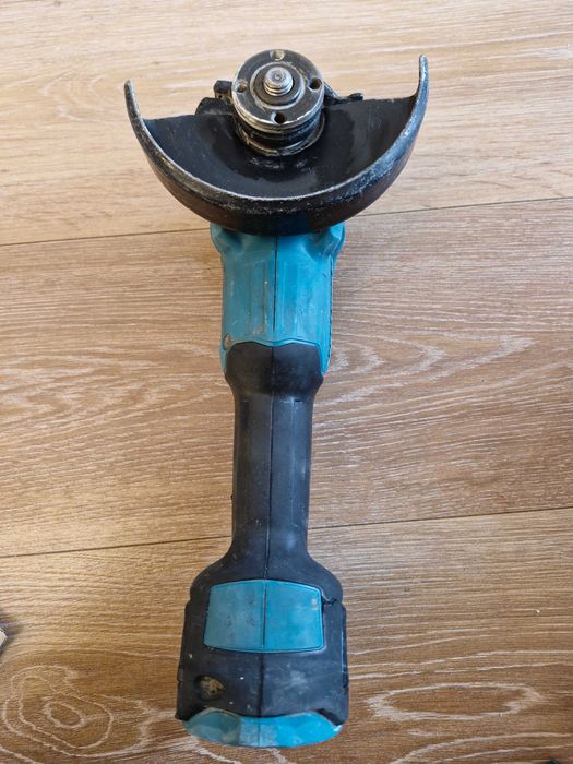 Flex Makita DGA504