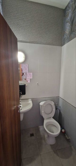 Дава се под наем Магазин в Карлово - 22 кв.м за 255 € - Снимка #3