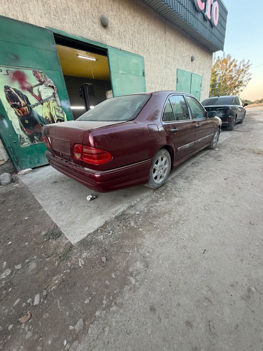 Merscdes-benz w 210