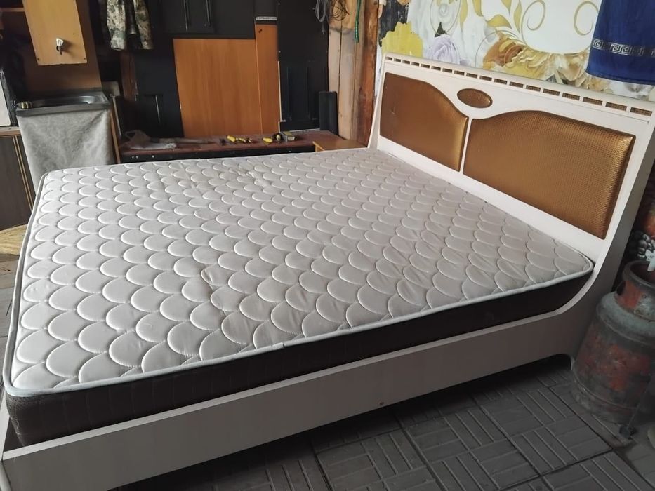 Продам кровать двуспальную