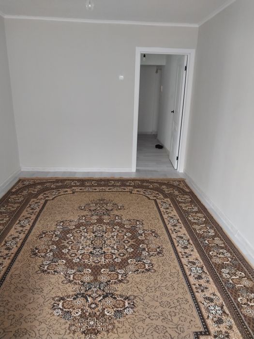 Ковры  б/у, размер 2,5 × 3,5