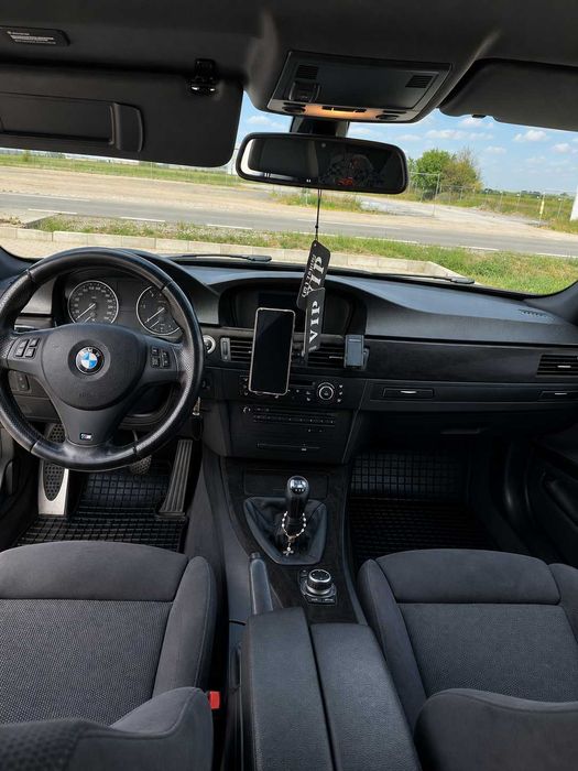 BMW Seria 3 E91 LCI 318d Touring – an 2012 – 143 CP