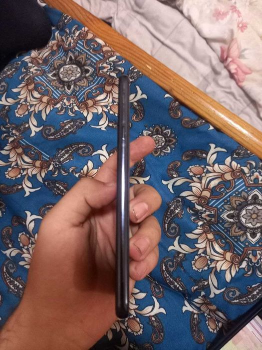 Samsung Galaxy j 4 plus sotiladi