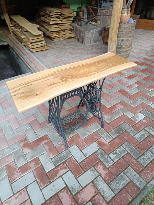 Masa , birou sau suport lavoar din mașină de cusut