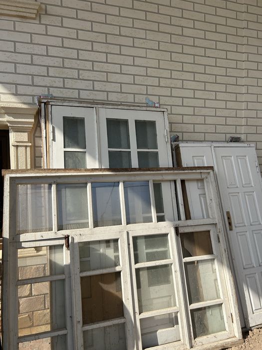 Eshik-derazalar kelishilgan holda!