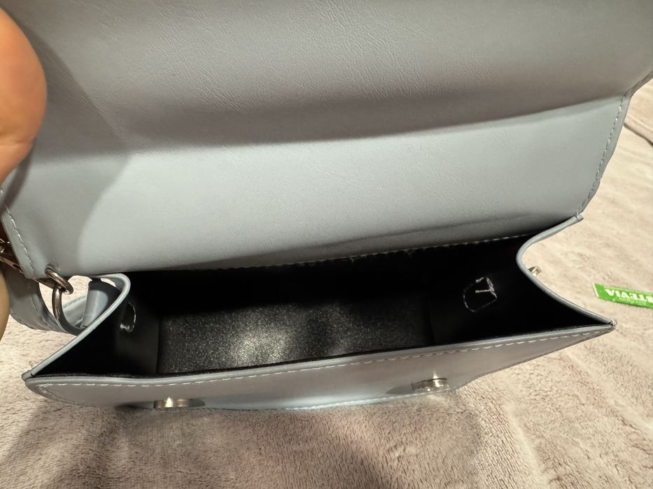 Малка дамска чантичка