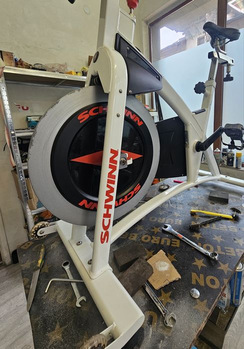 Продавам 3 бр проф. спининг колела [Spinning bike] Schwinn