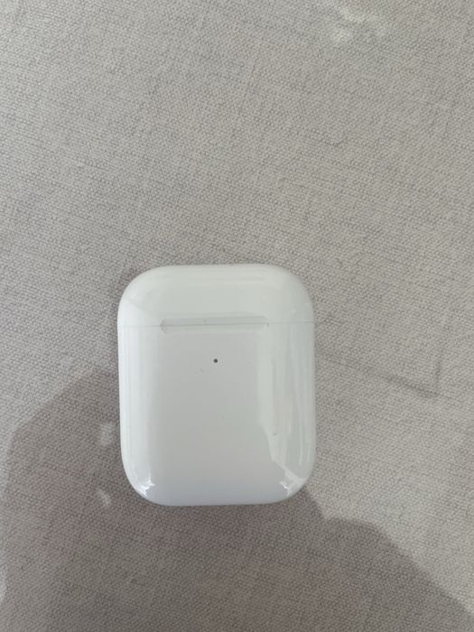 Продам AIRPODS 1 original