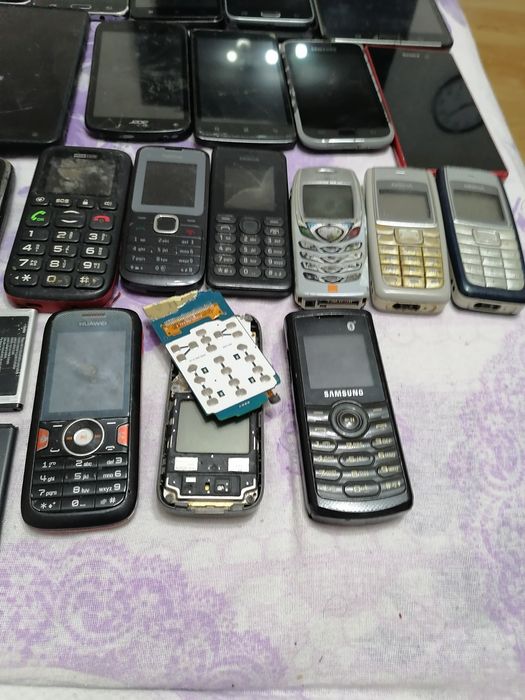 Telefoane bune si defecte