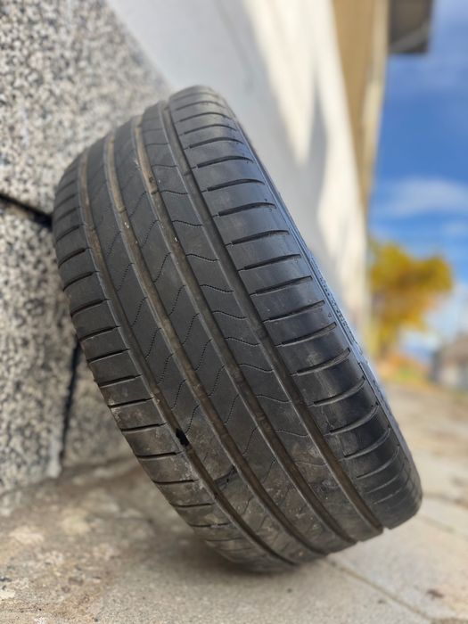 Bridgestone 225/45/17 (ДОТ5023) Летни Гуми