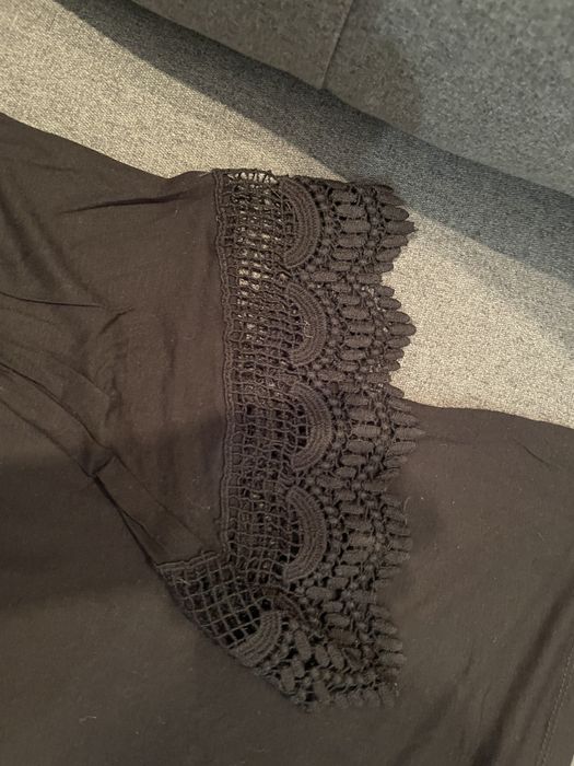 Bluza neagra cu dantela