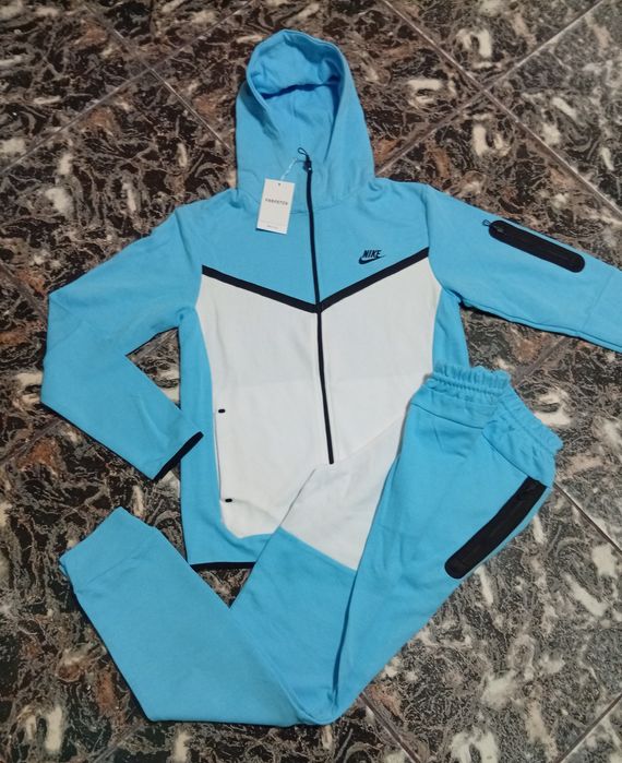 Treninguri Nike tech de adulți