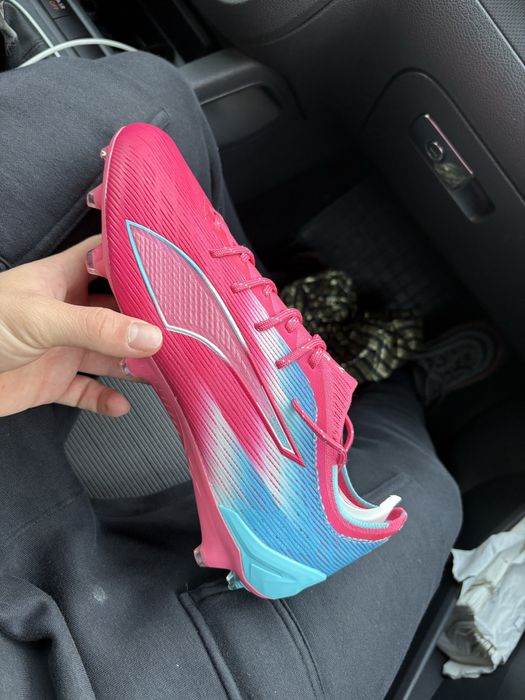 Продавам бутинки puma