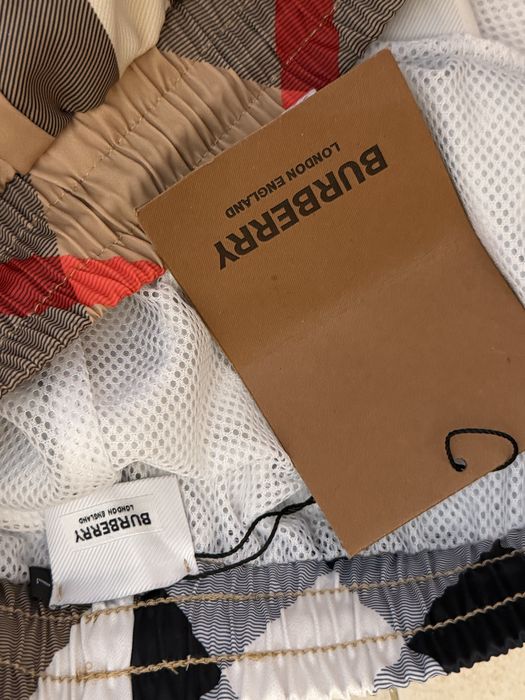 Burberry къси панталони