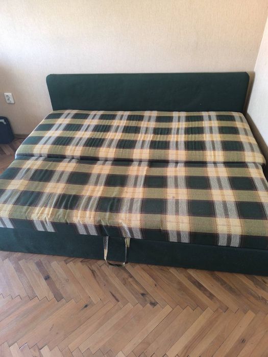 Разтегателен диван