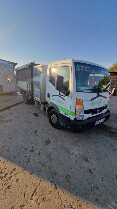 Vand Nissan autoutilitara basculabila