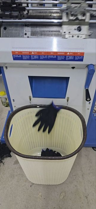 Перчатка станок. Qòlqop stanok.