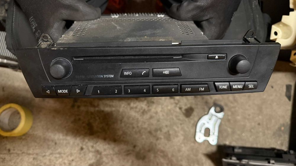 Navigatie Cd player + Display retractabil BMW X3 E83