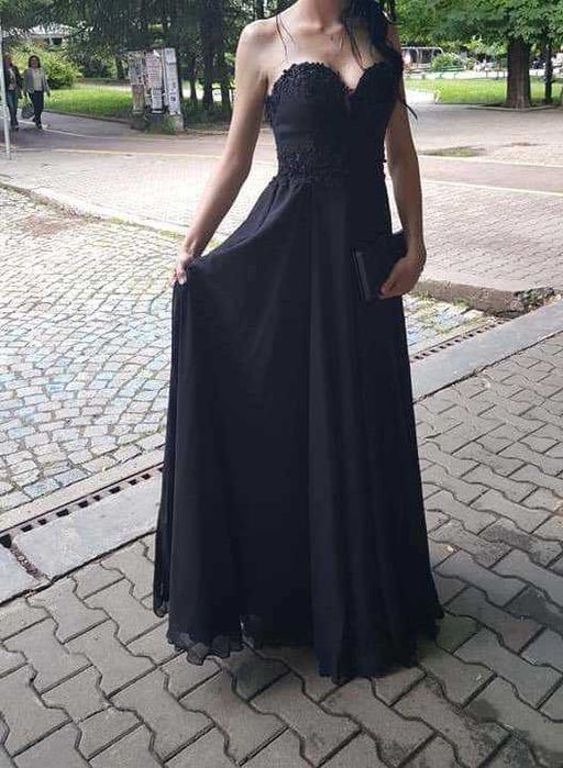 Абитуриенска рокля