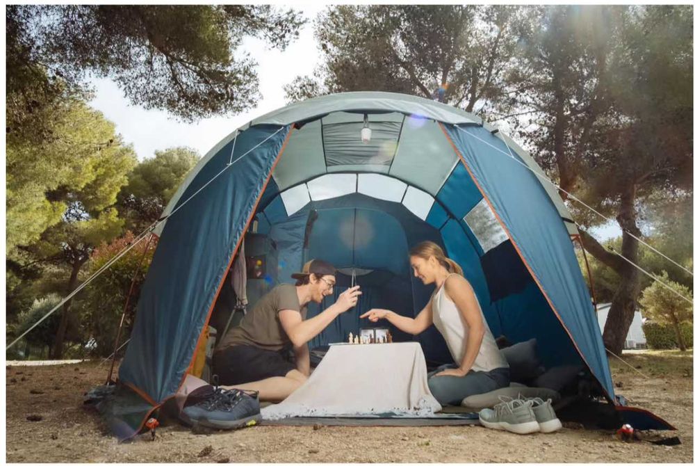 Cort de camping 4 locuri, Decathlon Quechua Arpenaz 4.1, nou, nefolosit, in cutie.