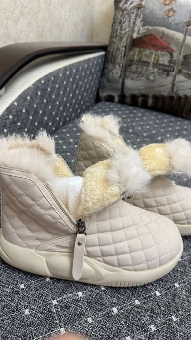 Ботинки утеплённые. На зиму/осень.