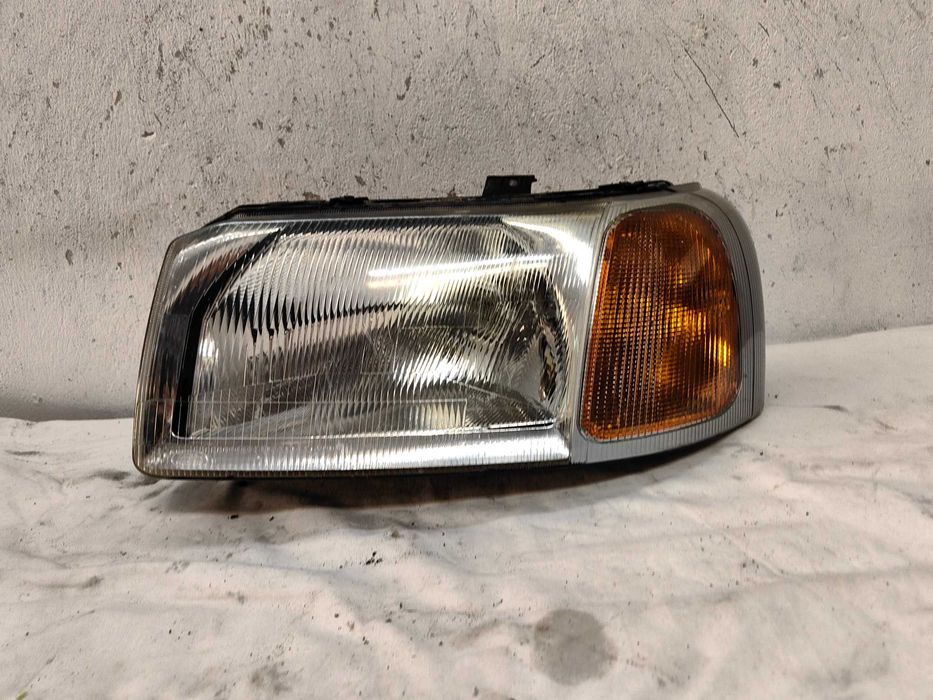 Оригинален фар  Land Rover Freelander