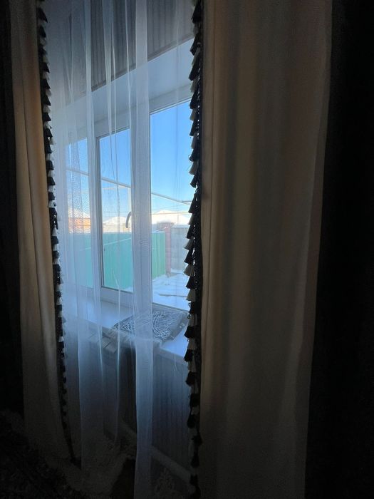 Шторы вместе с тюлью