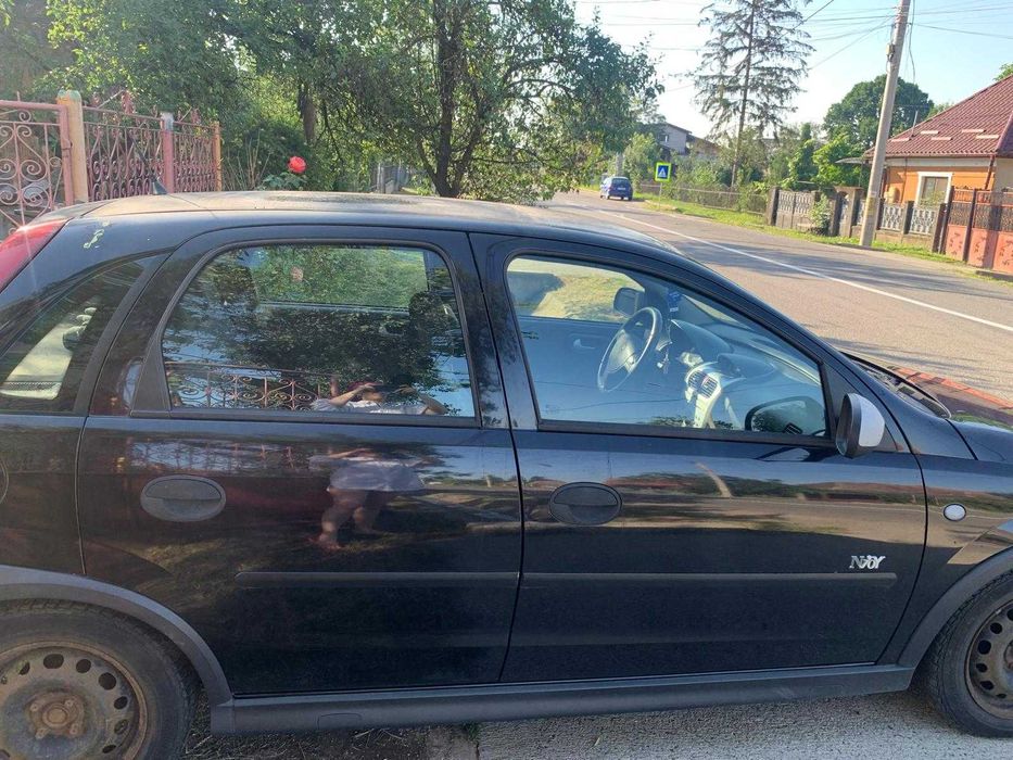 vand Opel Corsa 1.2, an faricatie 2004, pret negociabil
